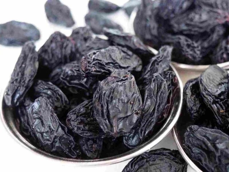 Supporting health with raisins as an organic medicine